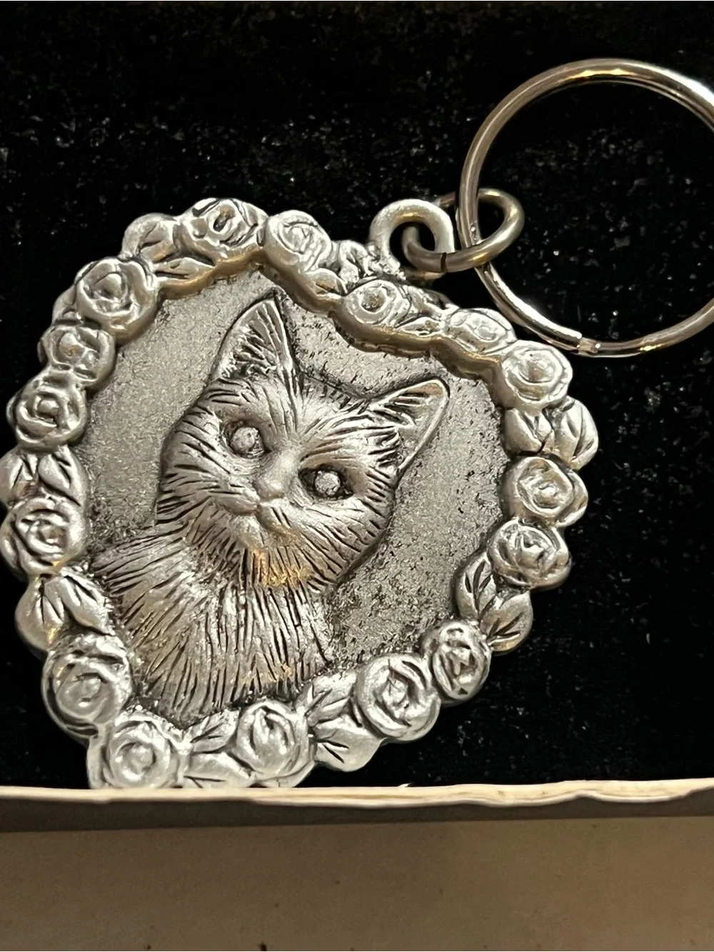Vintage Avon Heart Shaped Pewter Cat Kitty Keychain
